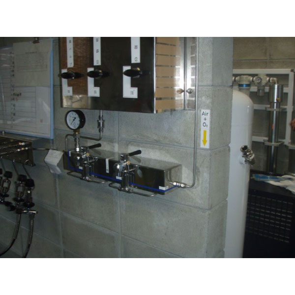 ナイトロックスの充填台です