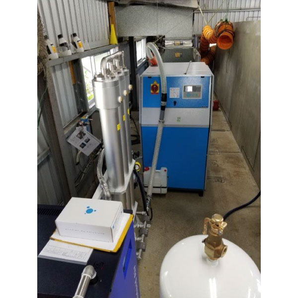 バウアーのコンプレッサーとメンブレンのセットです