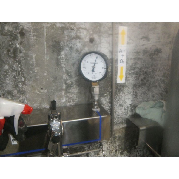 漏れがないか気密検査をしています