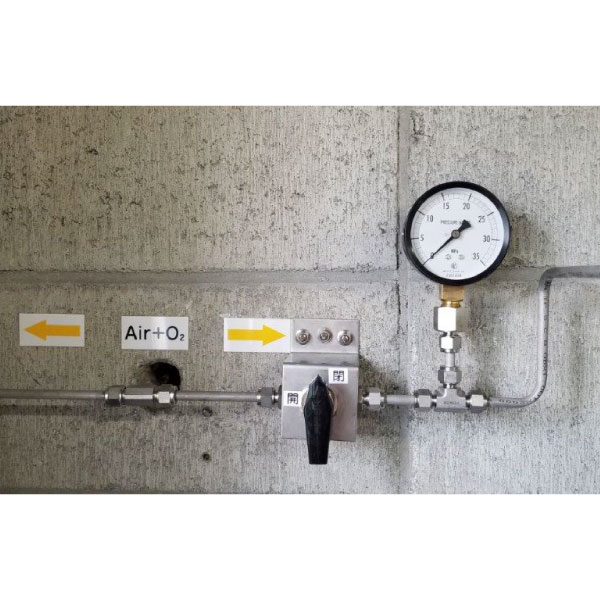 切替バルブを取り付けています